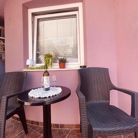 Biser アパートホテル *